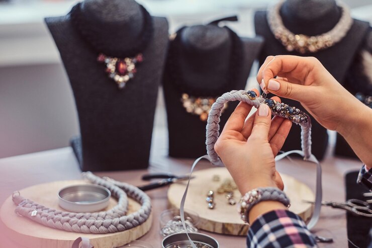 Crafting Uniqueness: The Rise of Handmade Jewellery in the Era of Mass Production